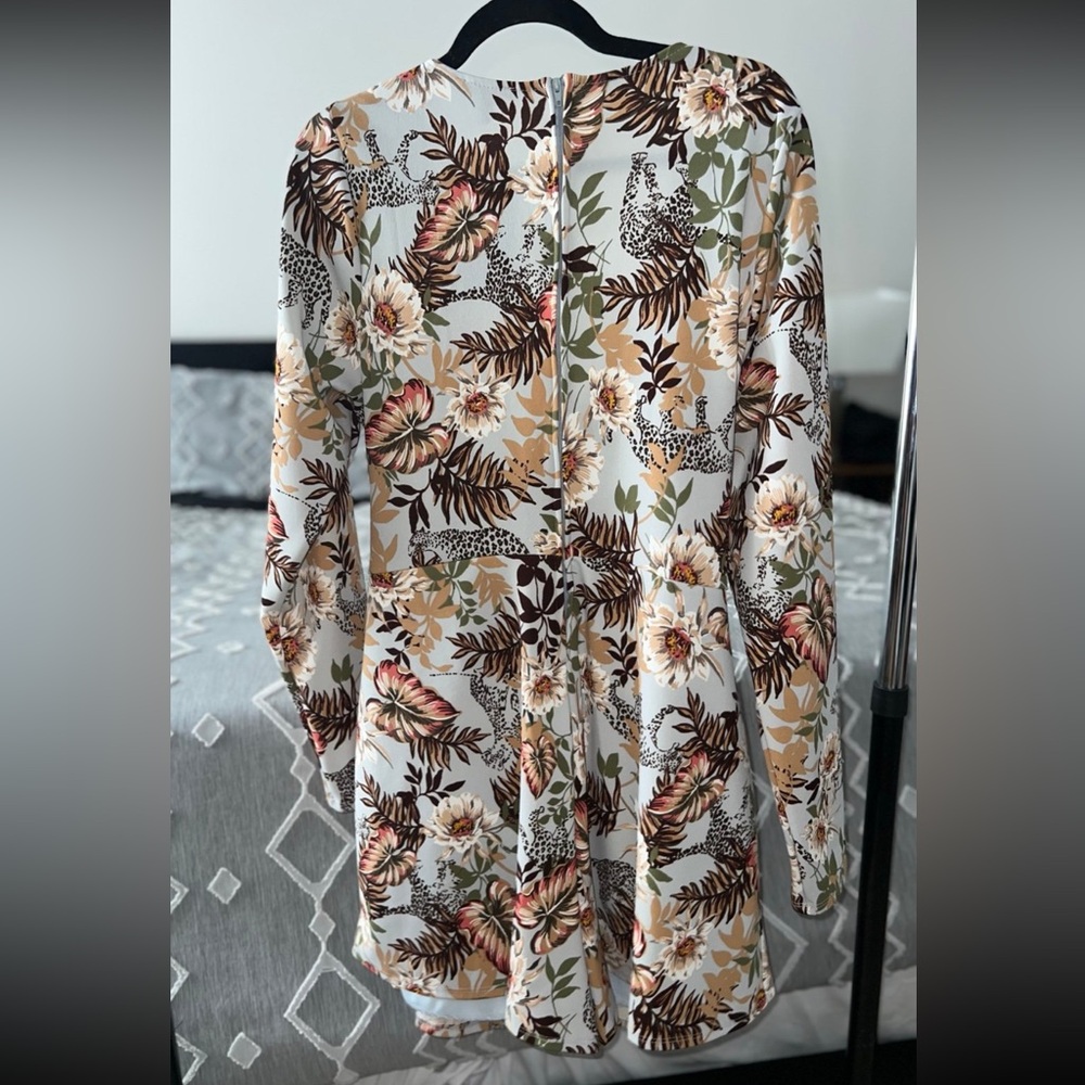 New Tropical Print Long Sleeve Romper Size 2X - Picture 6 of 9